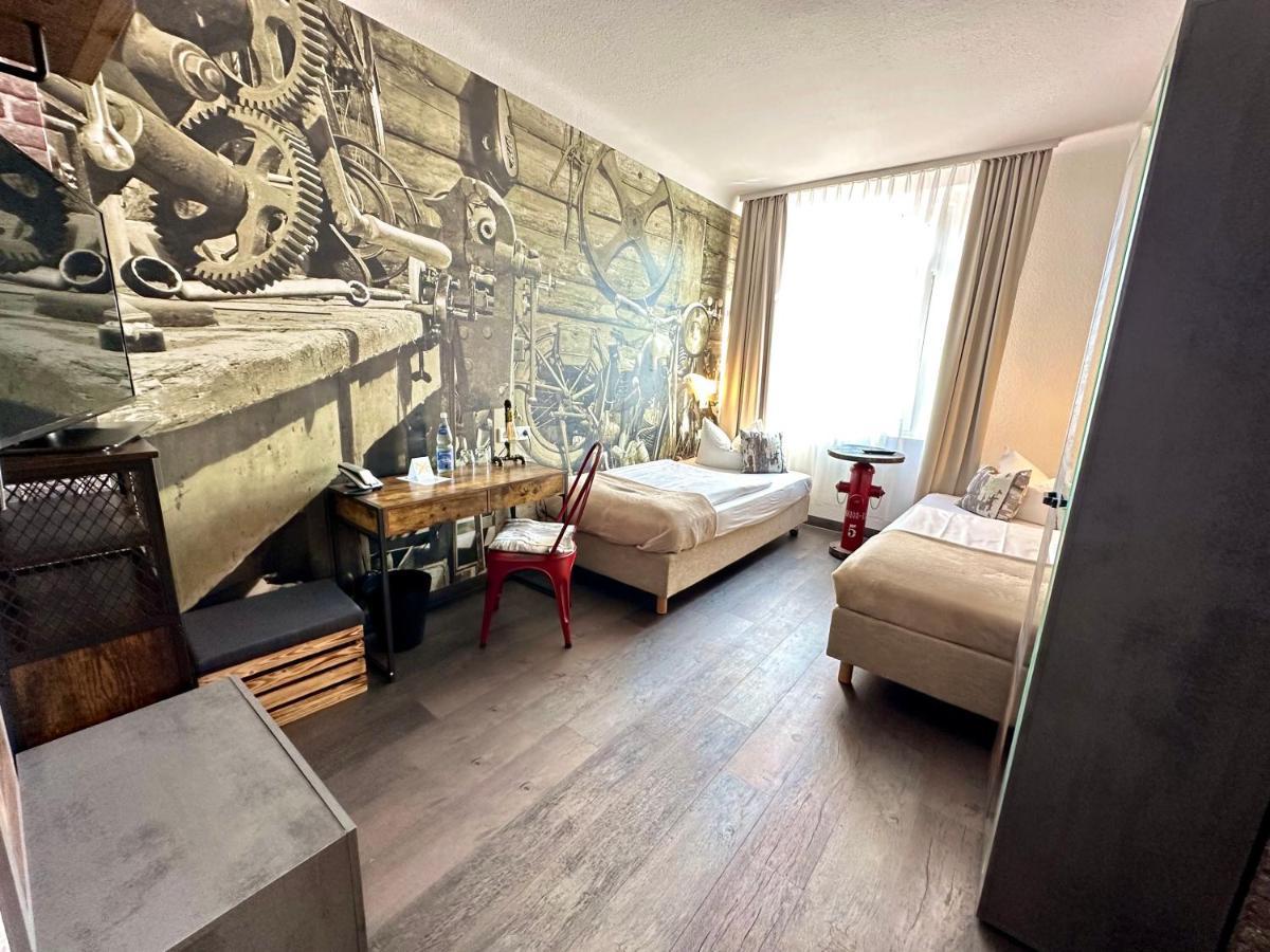 Bitterfeld-Wolfen Hotel "Central" Inh Carolin Krause מראה חיצוני תמונה
