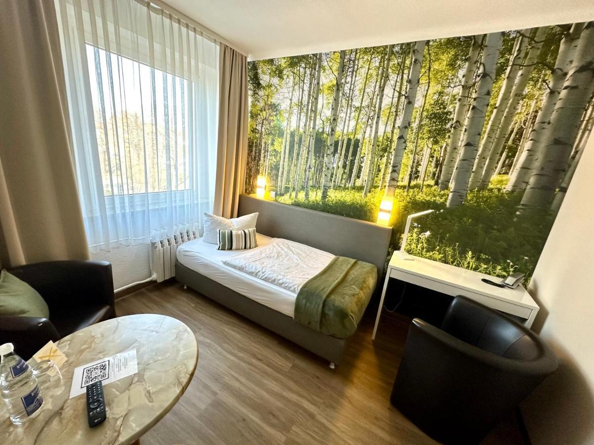 Bitterfeld-Wolfen Hotel "Central" Inh Carolin Krause מראה חיצוני תמונה