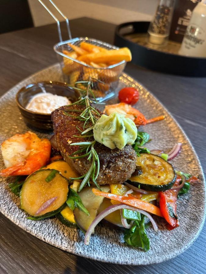 Bitterfeld-Wolfen Hotel "Central" Inh Carolin Krause מראה חיצוני תמונה