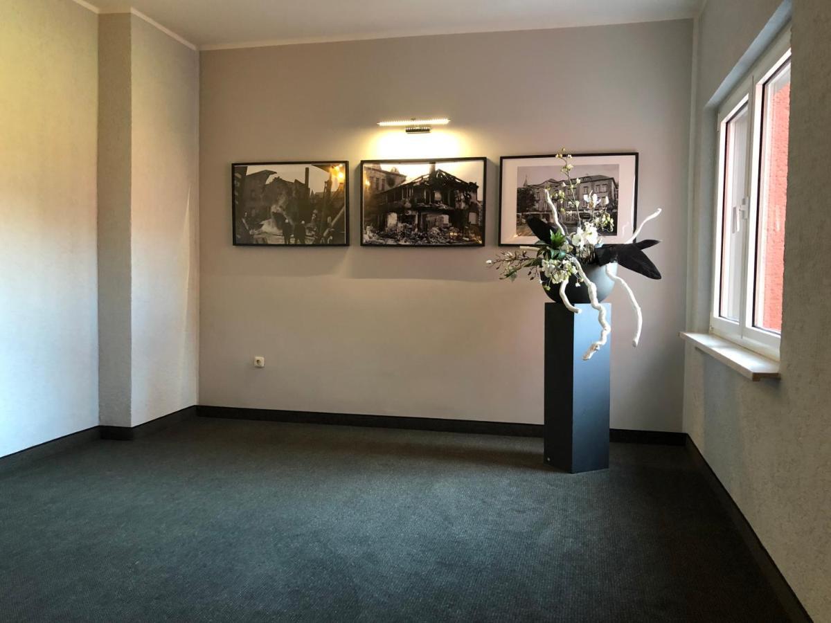 Bitterfeld-Wolfen Hotel "Central" Inh Carolin Krause מראה חיצוני תמונה